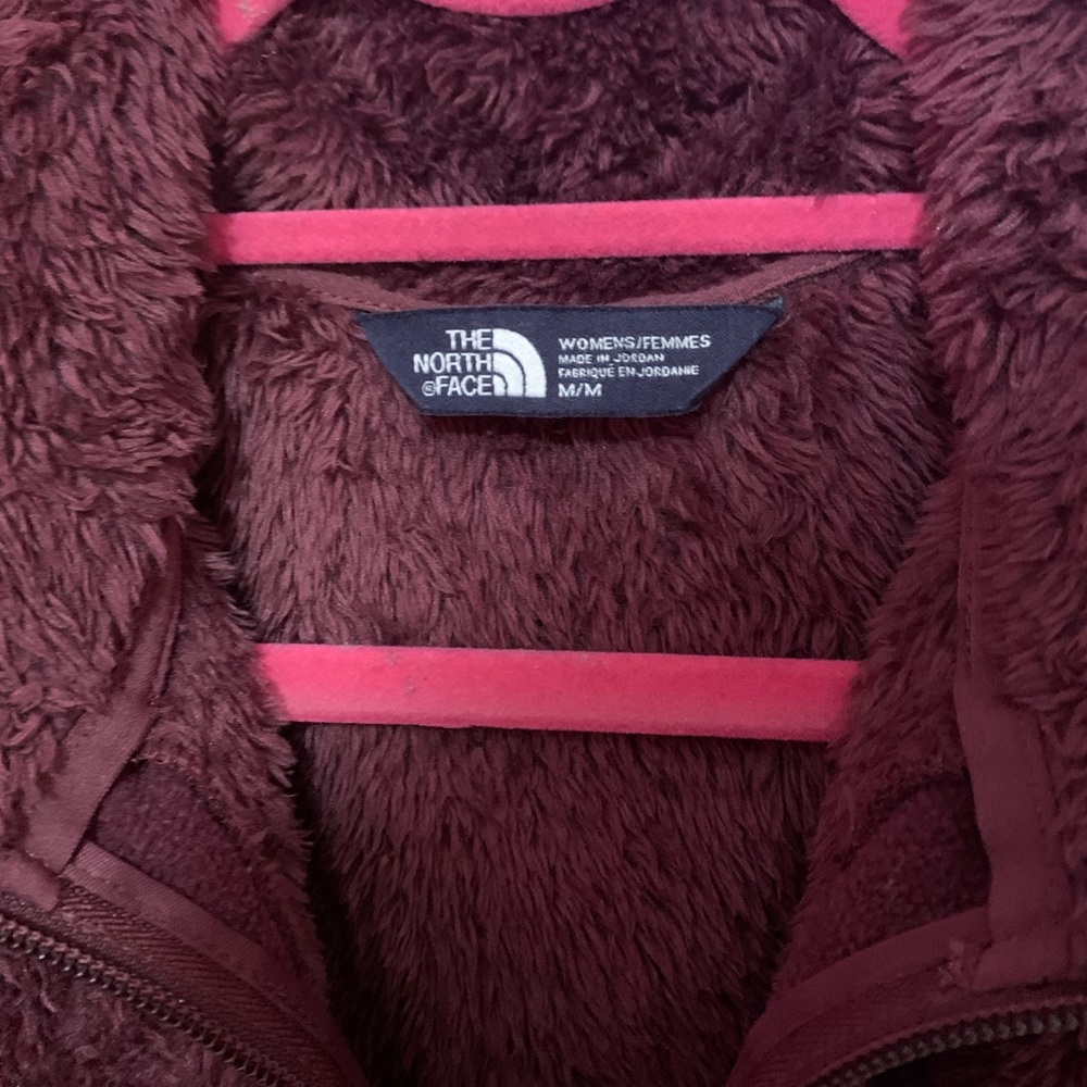 EUC. The North Face vest. Deep Purple Color. Size M. - Picture 3 of 6